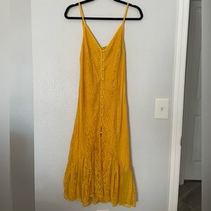 Medium size. Yellow lace midi dress.